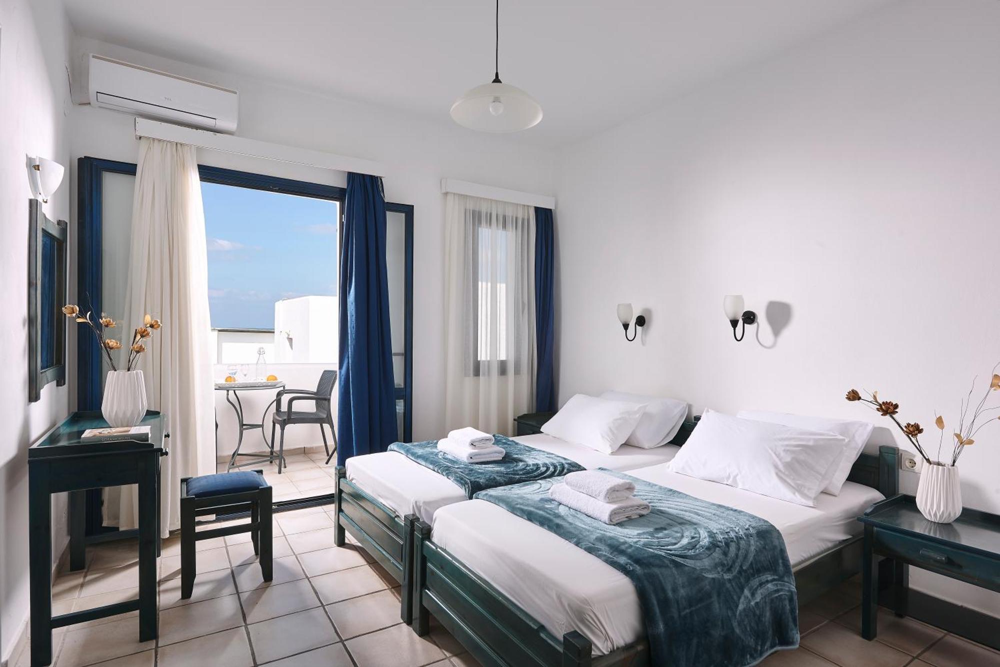Eva Suites & Apartments Agia Marina  Room photo