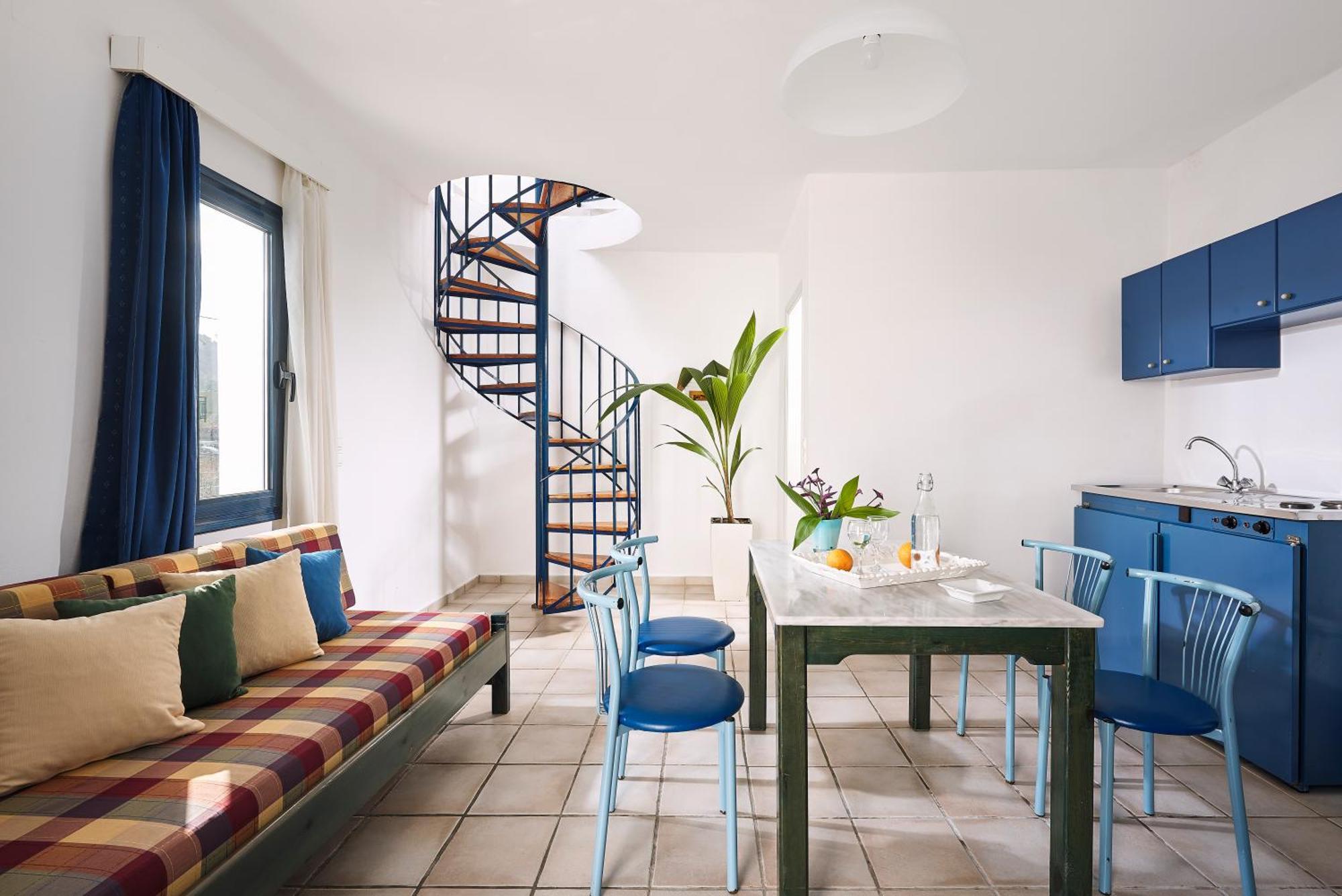 Eva Suites & Apartments Agia Marina  Room photo