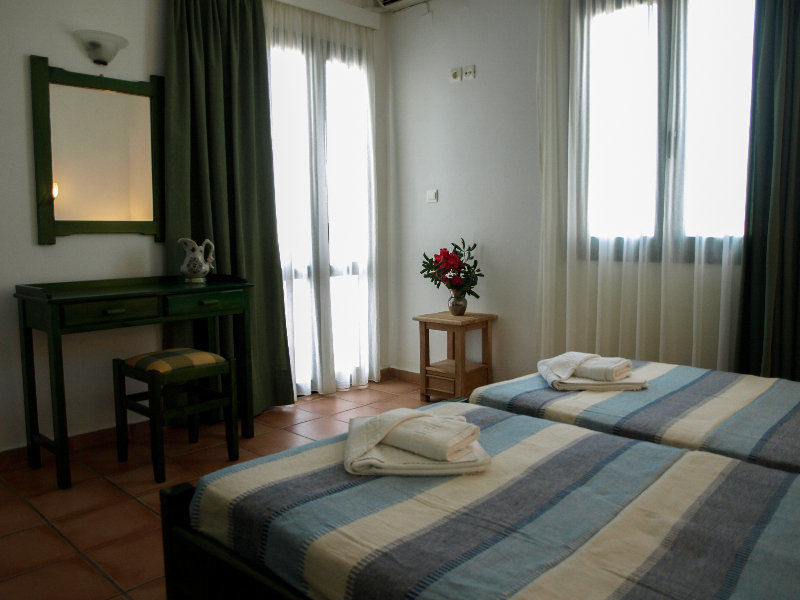 Eva Suites & Apartments Agia Marina  Exterior photo